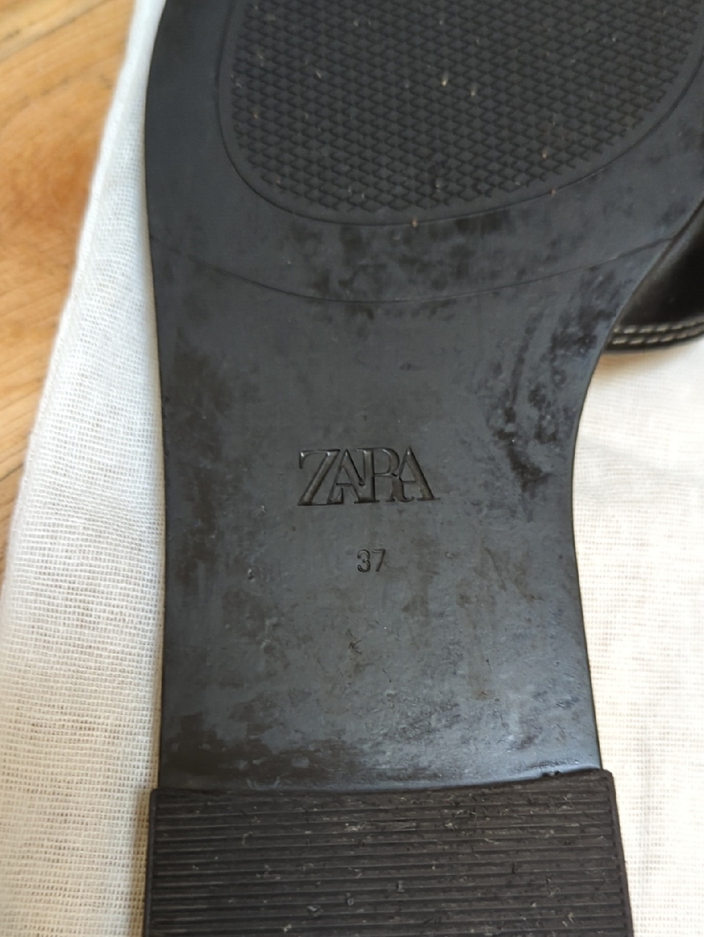 Zara Black Slide Flat Slippers/Sandals with Silver Tone Buckle Size 37 (6.5 US) - Picture 9 of 9